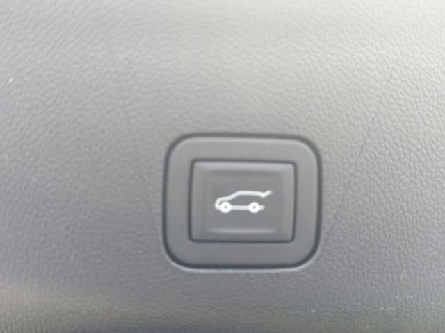 Used 2025 GMC Yukon Denali w/ Sun & Power Step Package AWD/4WD image 20