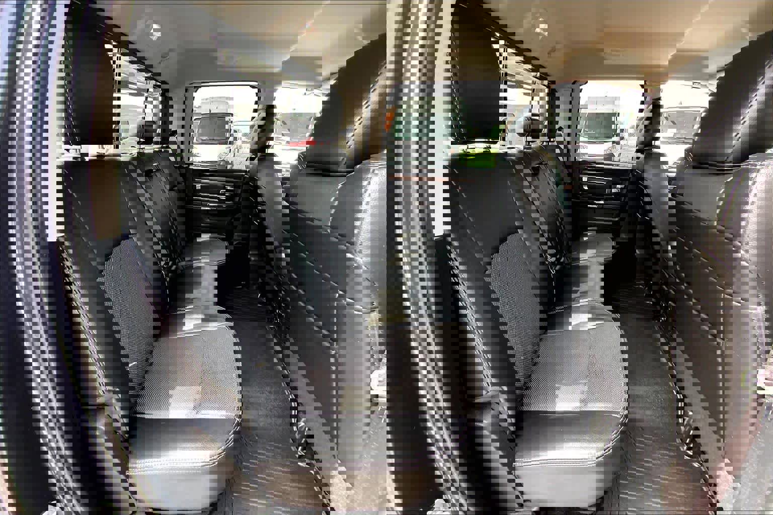 Used 2014 RAM 1500 Laramie w/ Convenience Group AWD/4WD image 18