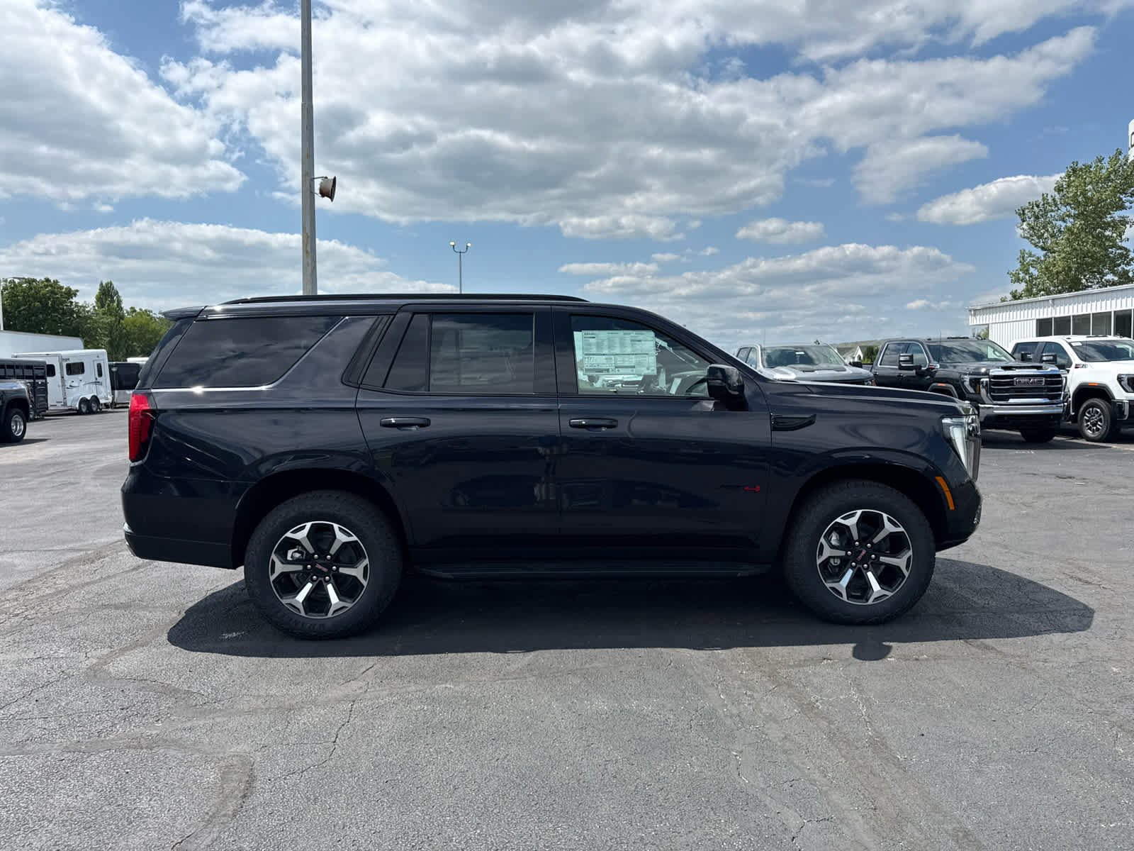 New 2026 GMC Yukon AT4 AWD/4WD image 6