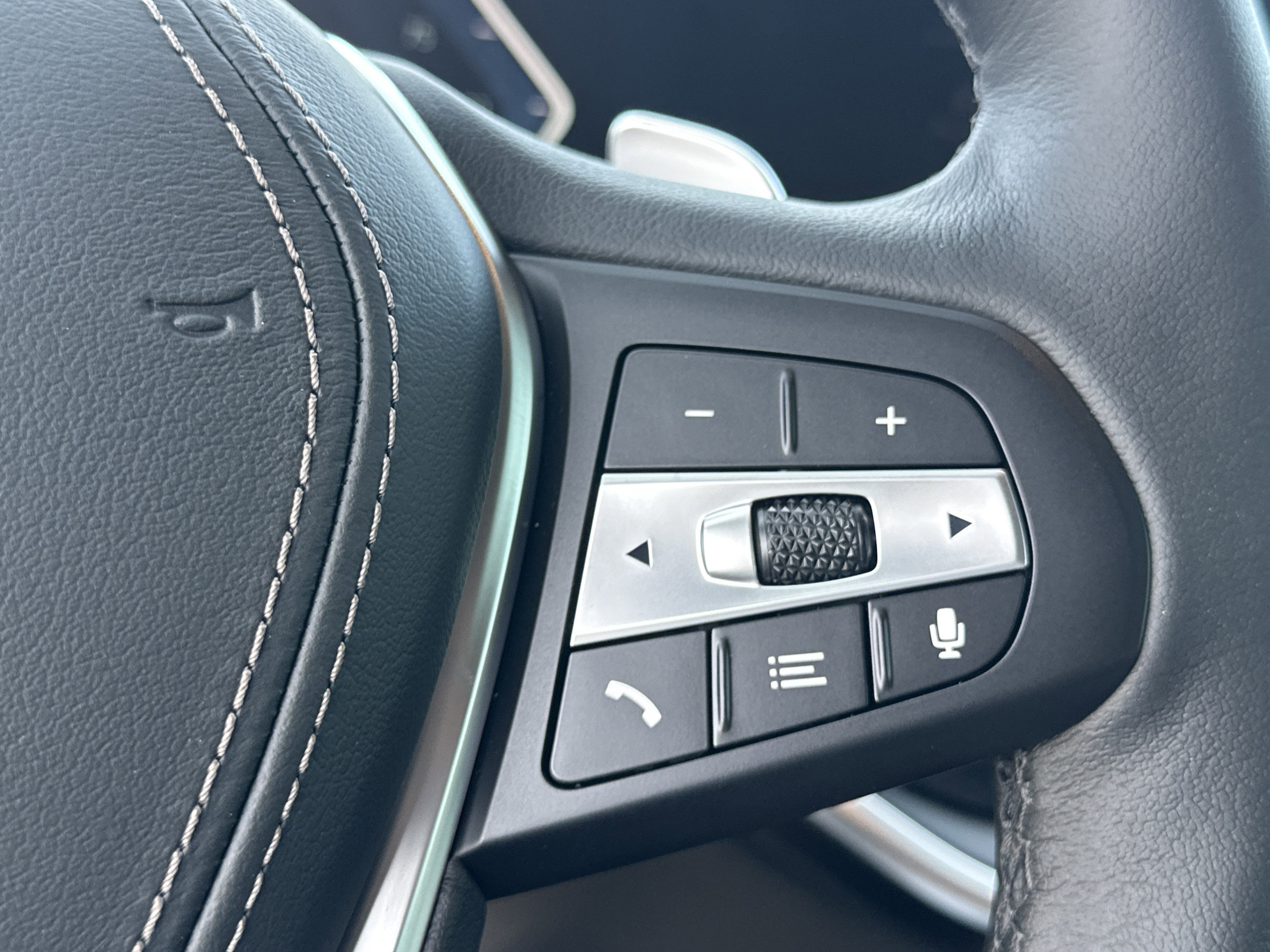 New 2026 BMW X5 xDrive40i w/ Climate Comfort Package AWD/4WD image 13