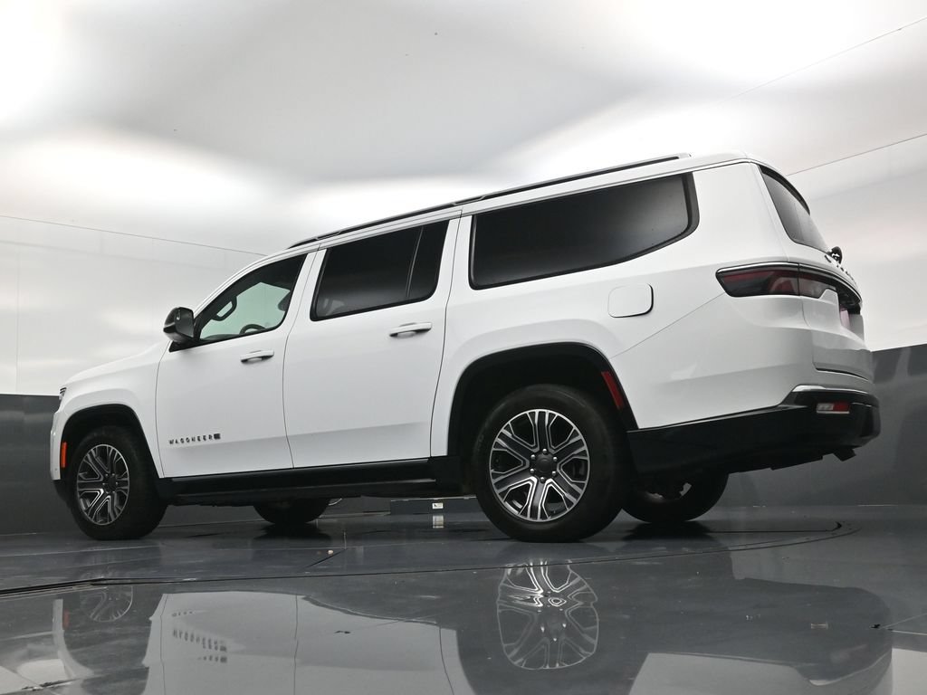Used 2024 Jeep Wagoneer L Series II RWD image 23