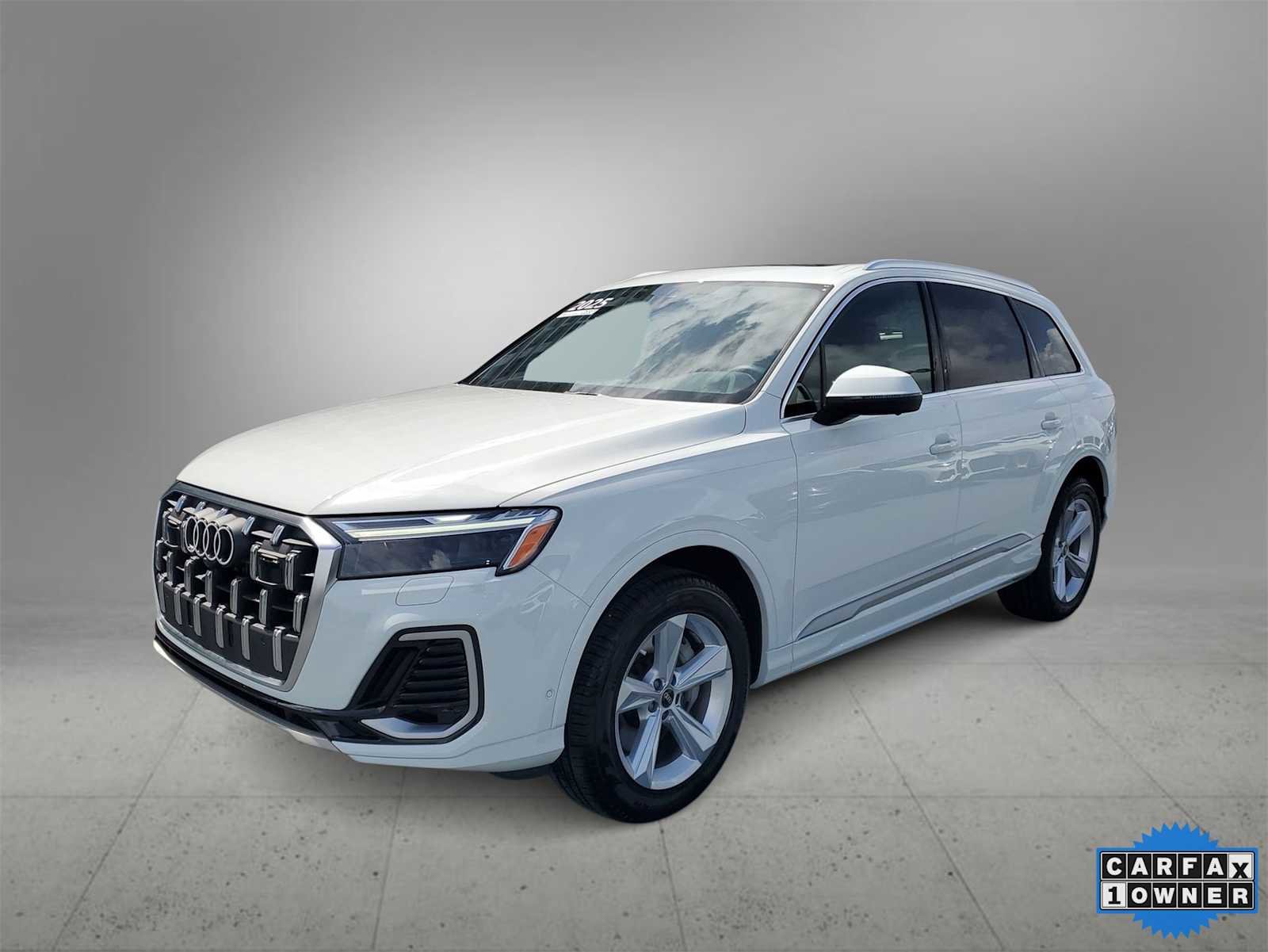 Certified 2025 Audi Q7 2.0T Premium w/ Convenience Package