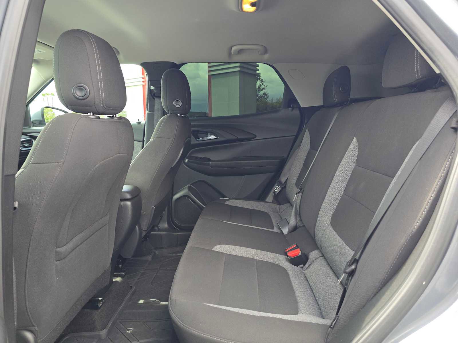 Used 2022 Chevrolet TrailBlazer LT w/ LPO, Blackout Package FWD image 18