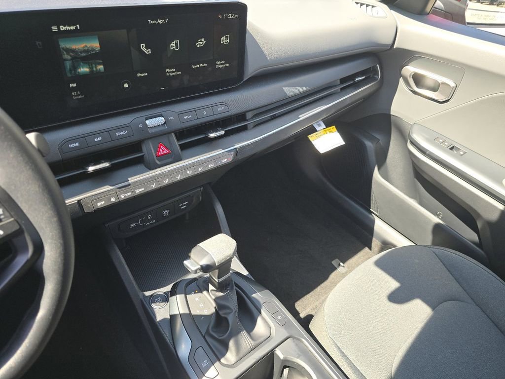Used 2025 Kia K4 LXS image 27