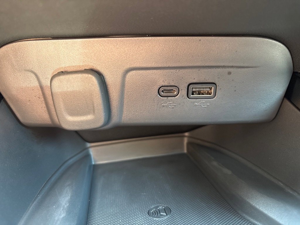 Used 2025 Chevrolet Trax RS w/ Sunroof Package image 26