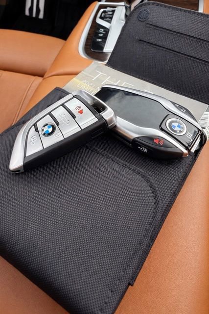 Used 2021 BMW 750i xDrive w/ Executive Package AWD/4WD image 27