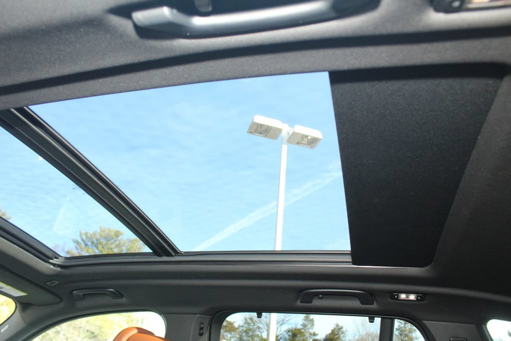 Used 2026 BMW X5 xDrive50e w/ M Sport Package AWD/4WD image 23
