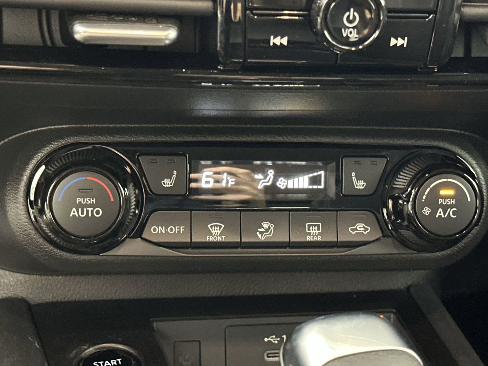 New 2026 Nissan Kicks SV w/ SV Premium Package FWD image 19