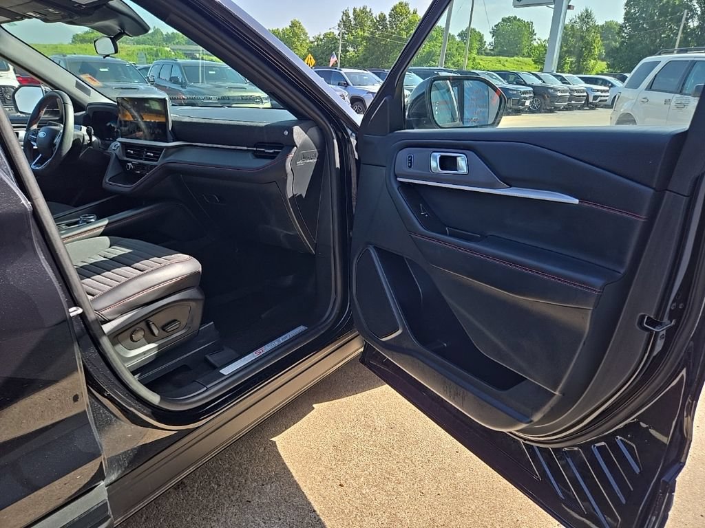 Used 2025 Ford Explorer ST-Line AWD/4WD image 72