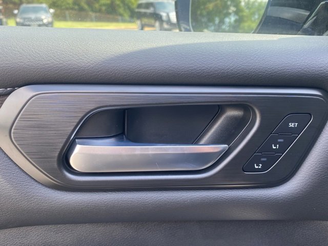 New 2025 Nissan Armada SL image 14