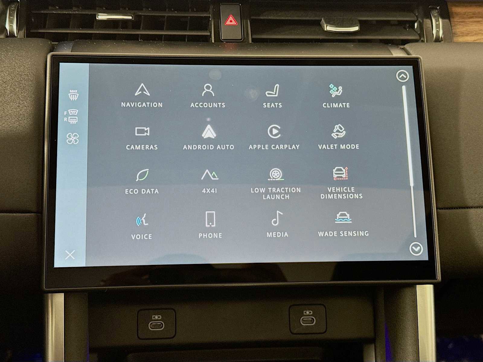 Used 2025 Land Rover Discovery Sport S image 13