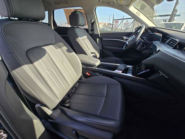 Used 2024 Audi Q8 e-tron Premium Plus w/ Premium Plus Package AWD/4WD image 10