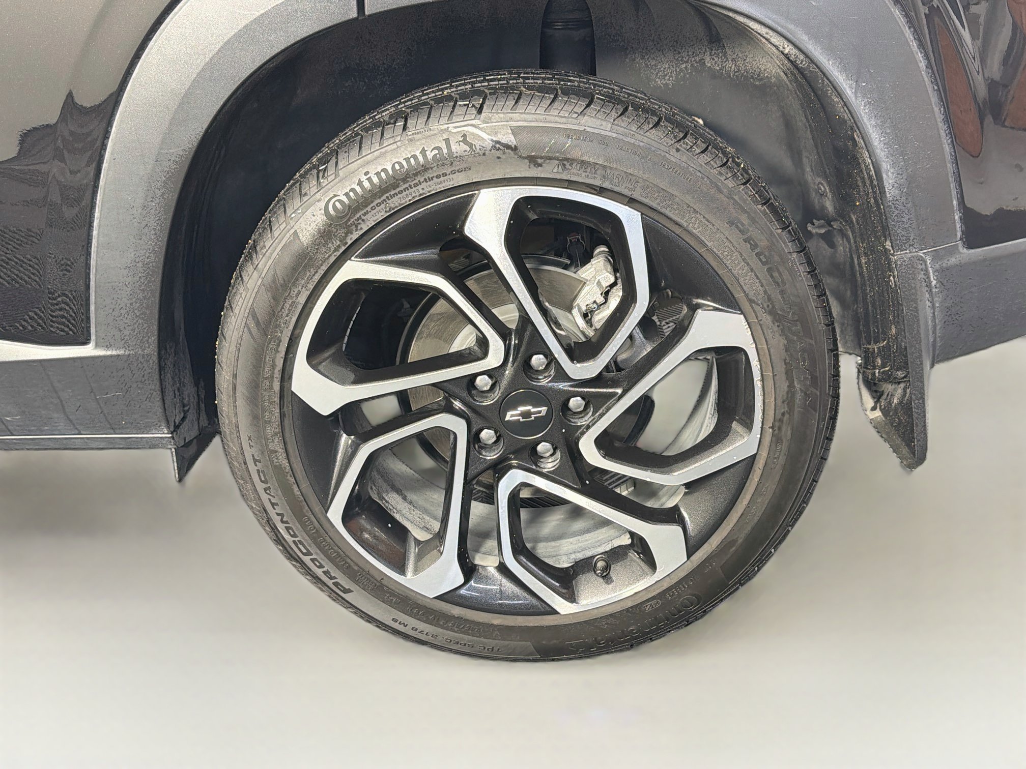 Used 2024 Chevrolet Trax RS w/ Sunroof Package FWD image 11