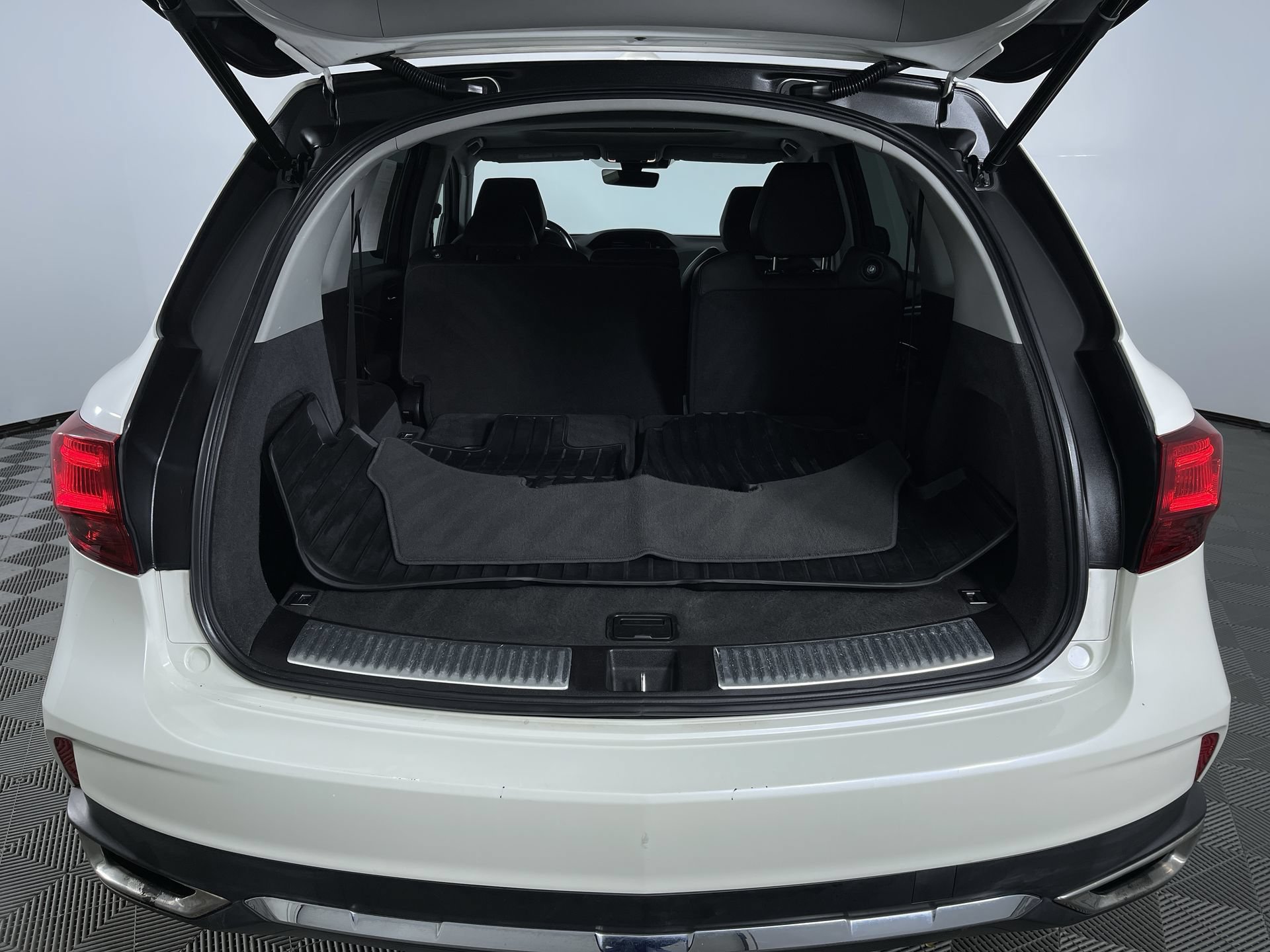 Used 2019 Acura MDX SH-AWD image 25