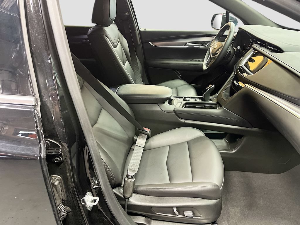 Used 2025 Cadillac XT5 Luxury AWD/4WD image 29