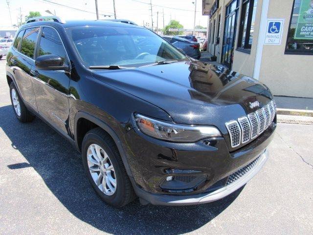 Used 2019 Jeep Cherokee Latitude w/ Popular Appearance Group AWD/4WD image 2