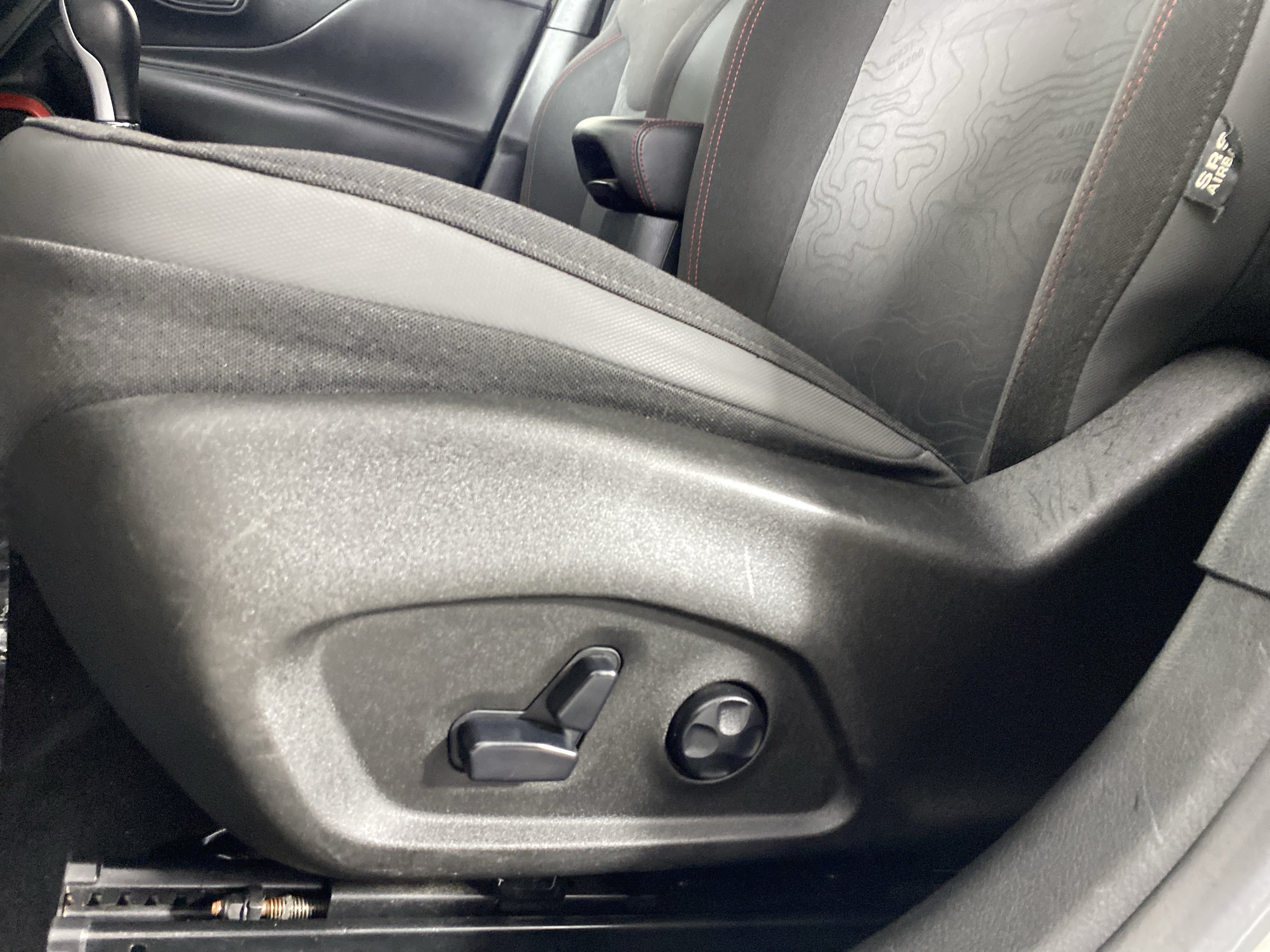 Used 2019 Jeep Renegade Trailhawk w/ UConnect 8.4 Nav Group AWD/4WD image 19