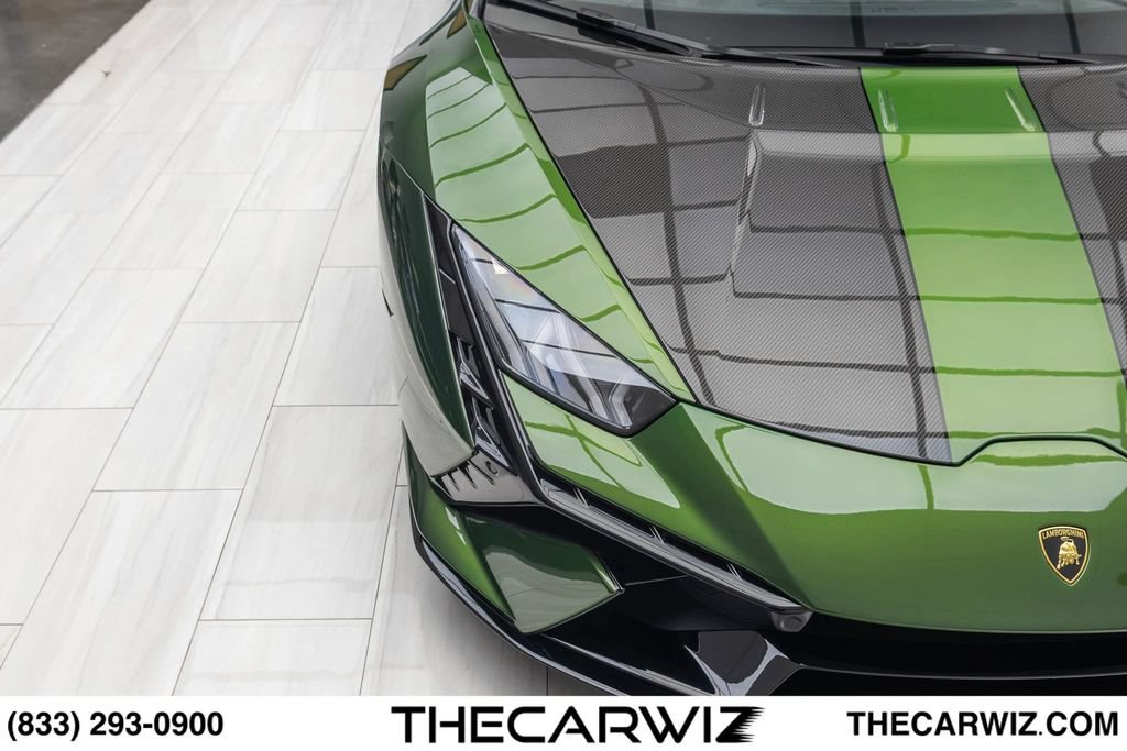 Used 2024 Lamborghini Huracan Tecnica RWD image 4