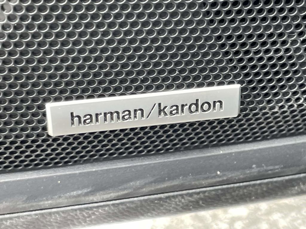 Certified 2025 Subaru Outback Touring XT w/ Tech Package 3 image 17