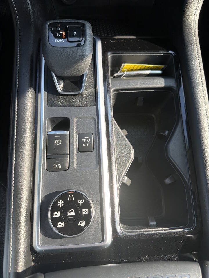 Used 2024 Nissan Pathfinder SV AWD/4WD image 24