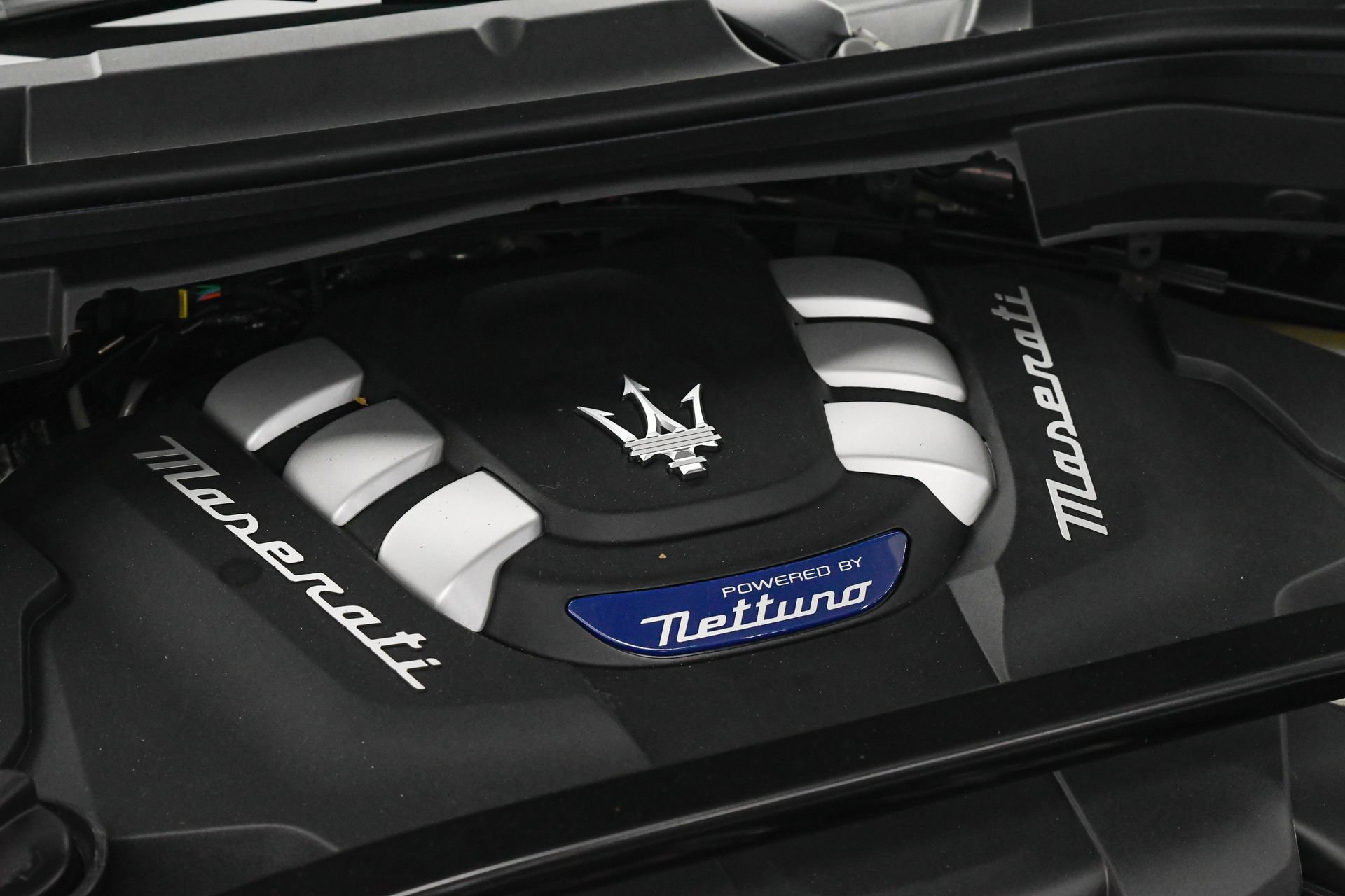 Used 2025 Maserati Grecale Modena AWD/4WD image 31