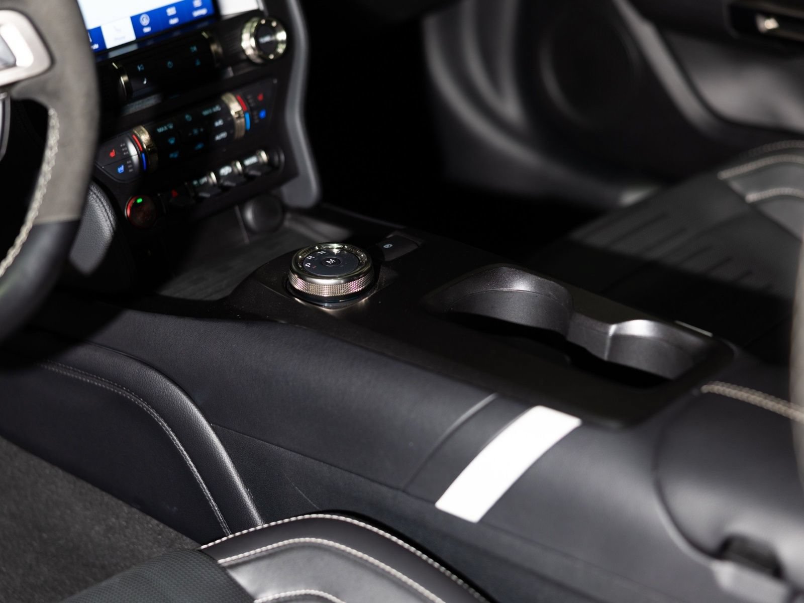 Used 2022 Ford Mustang Shelby GT500 w/ Technology Package RWD image 25