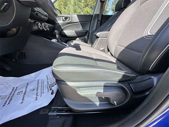 Used 2024 Hyundai Venue Limited image 12