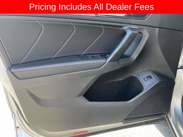 Used 2024 Volkswagen Tiguan SE AWD/4WD image 19
