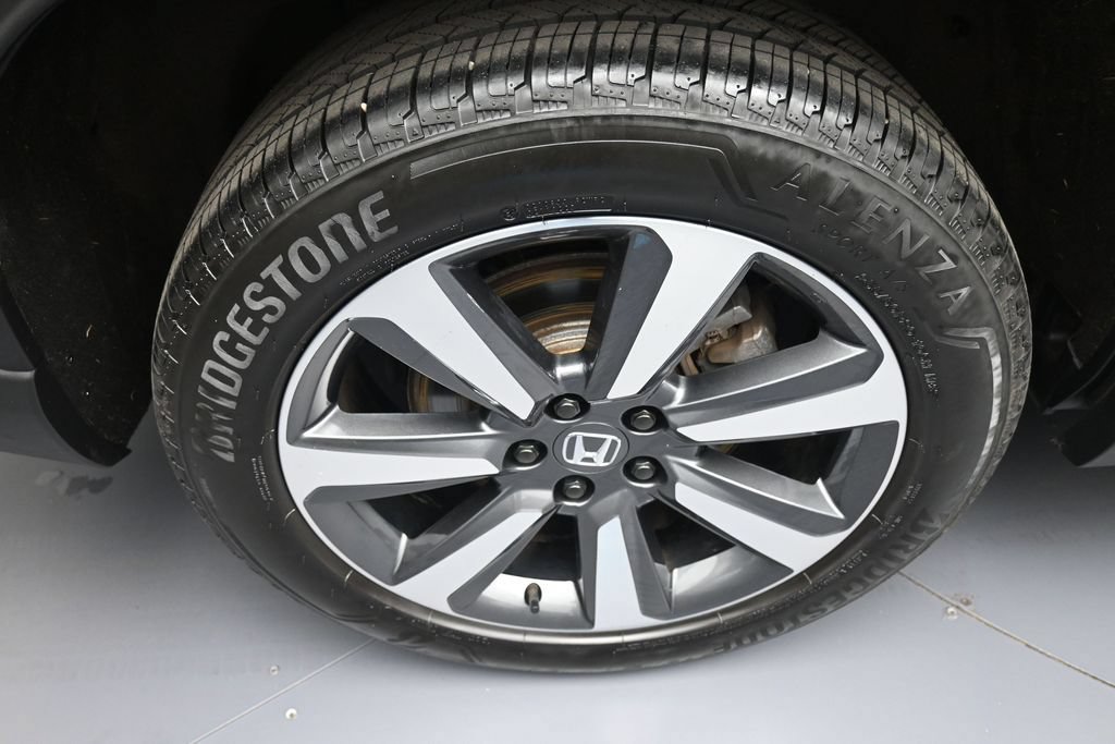 Certified 2024 Honda Pilot Touring image 12