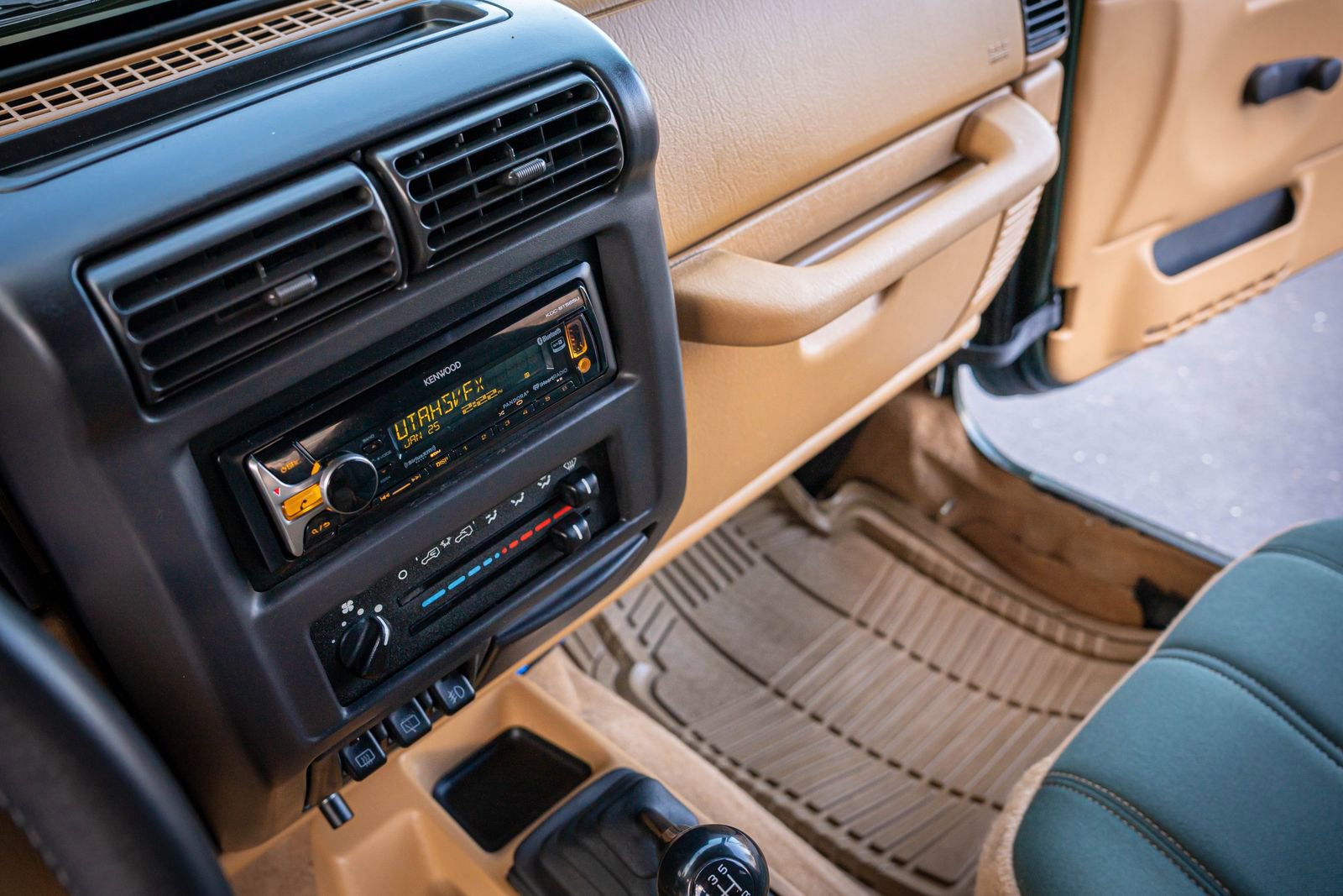 Used 1998 Jeep Wrangler Sahara image 21