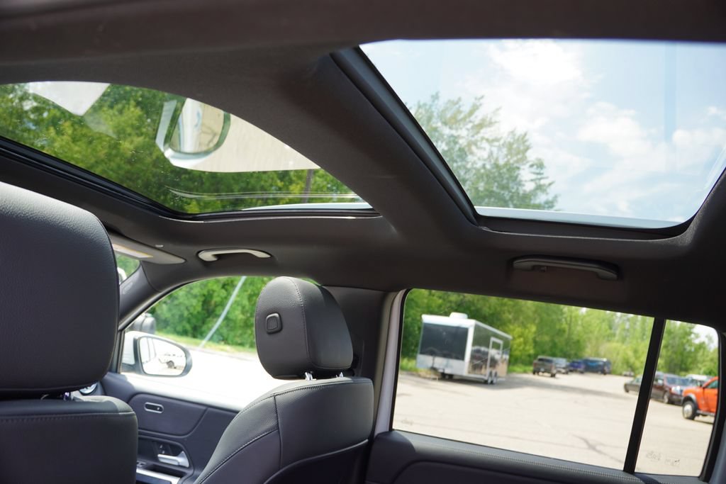 Used 2022 Mercedes-Benz GLB 250 4MATIC image 18