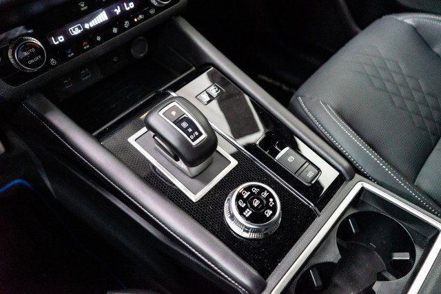 New 2025 Mitsubishi Outlander SEL Black Edition image 9