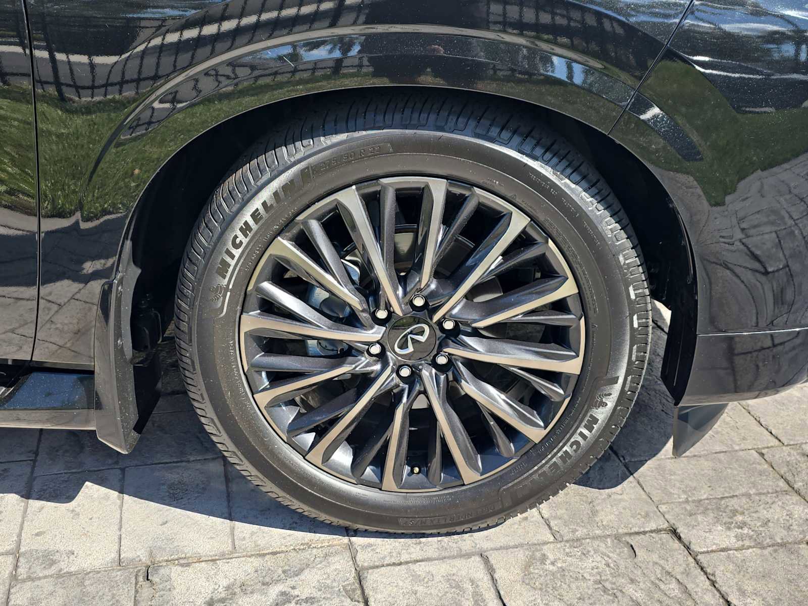 Certified 2025 INFINITI QX80 Autograph w/ Autograph Exterior Package image 9