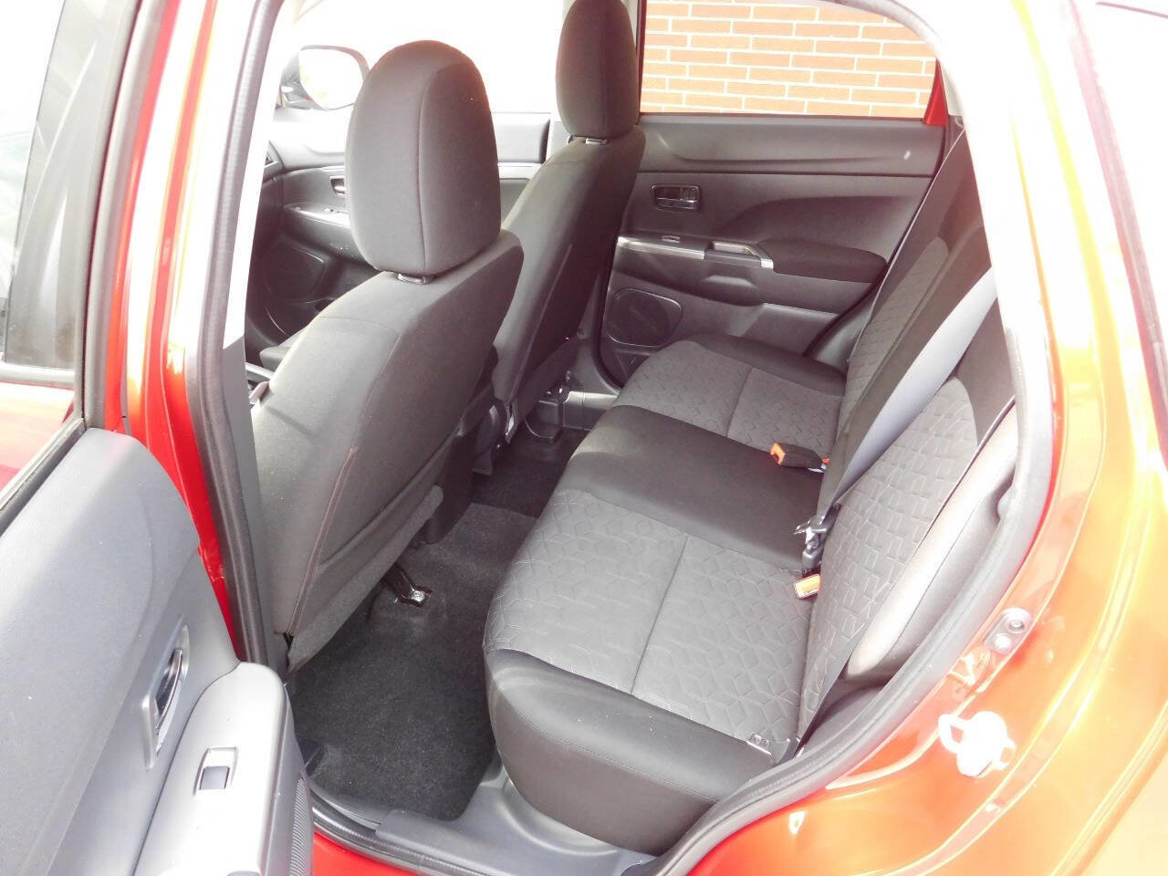 Used 2020 Mitsubishi Outlander Sport SE image 6