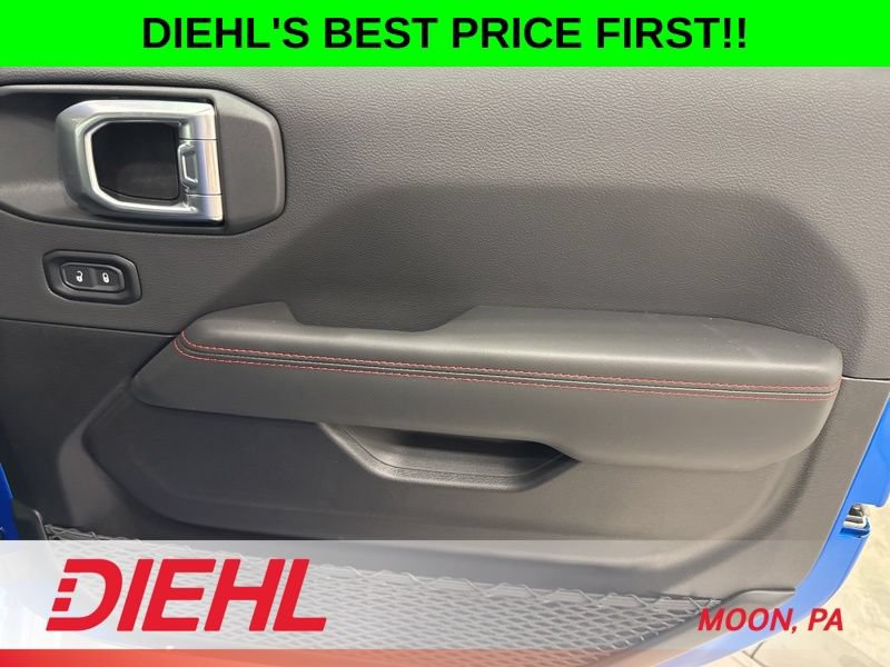 New 2026 Jeep Gladiator Rubicon w/ Steel Power Dome Hood Package AWD/4WD image 15