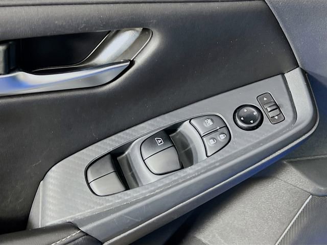 Used 2025 Nissan Sentra SV FWD image 9