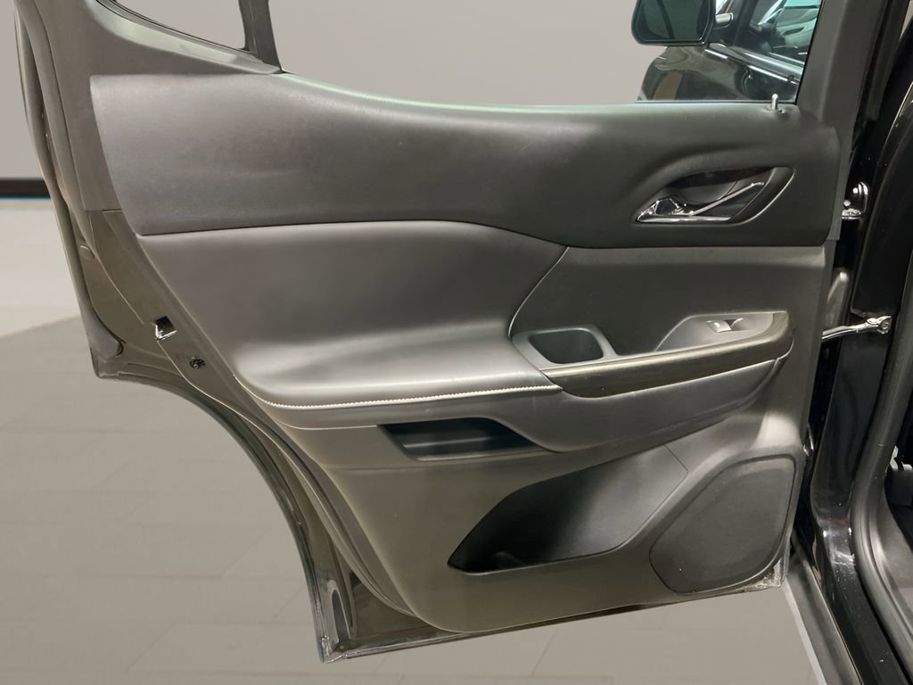 Used 2018 GMC Acadia SLT image 18