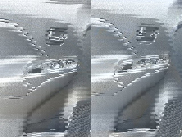 Used 2025 Nissan Versa S w/ Trunk Package image 22