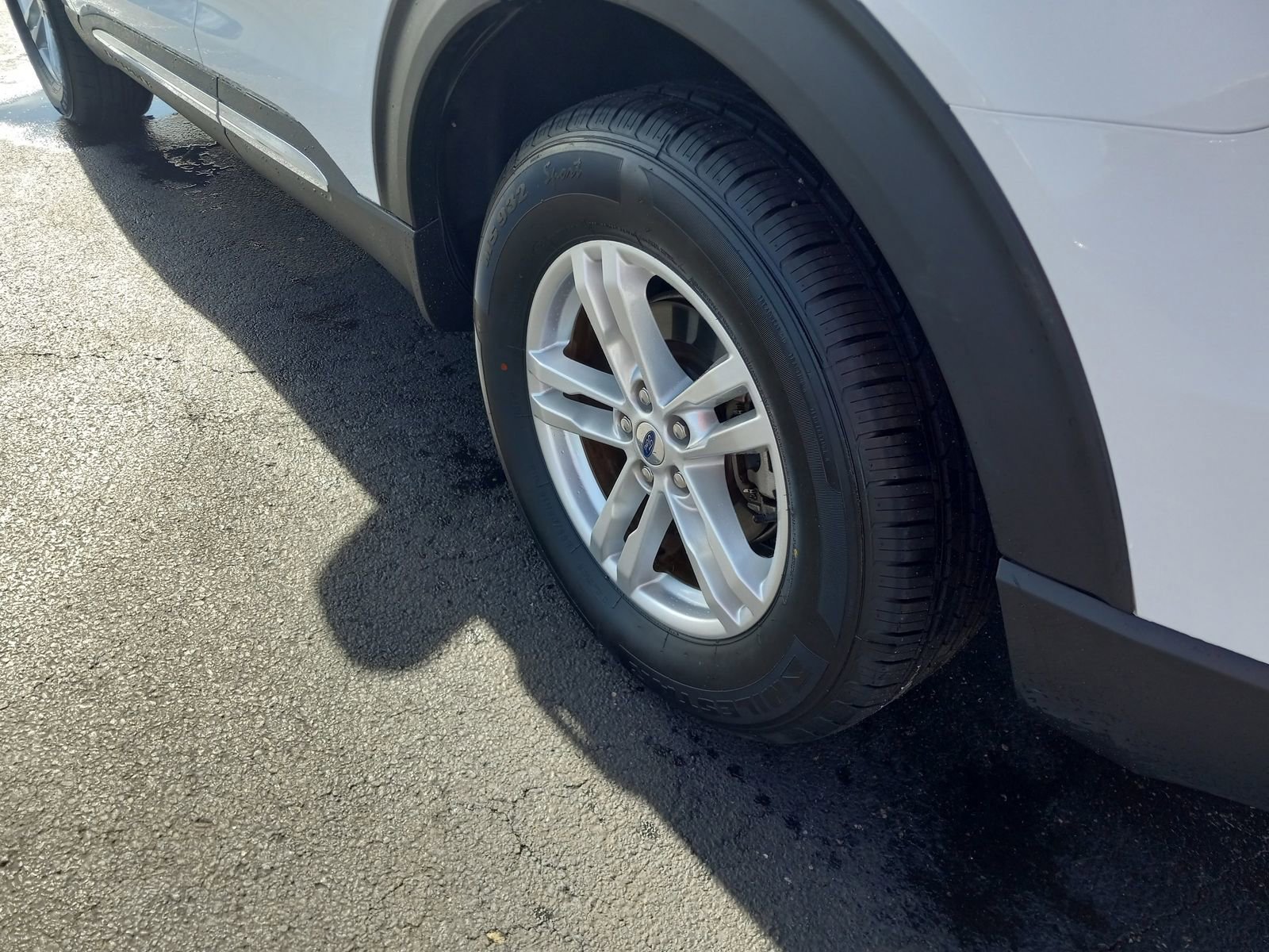 Used 2023 Ford Explorer XLT w/ Equipment Group 202A AWD/4WD image 11