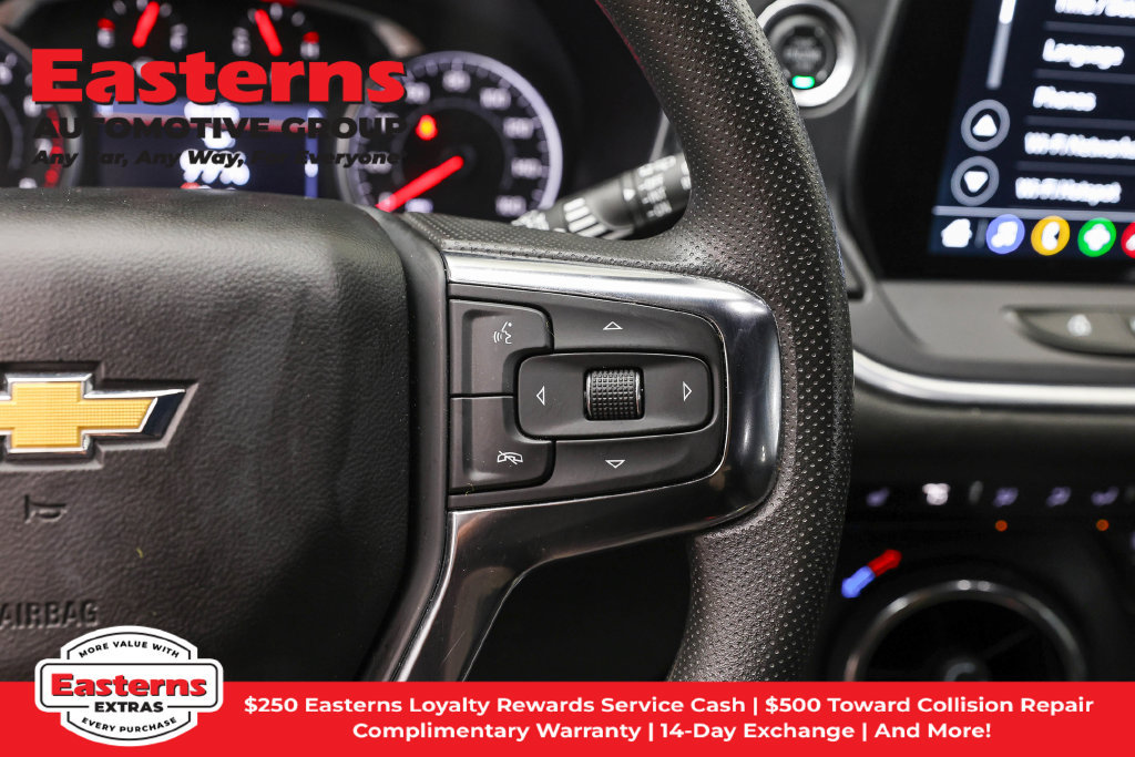 Used 2025 Chevrolet Blazer LT FWD image 17