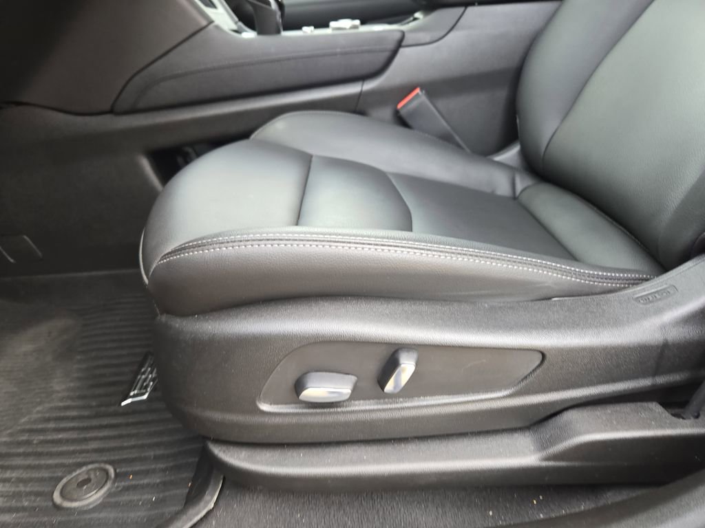 Used 2024 Cadillac XT6 Luxury w/ LPO, Floor Liner Package AWD/4WD image 19