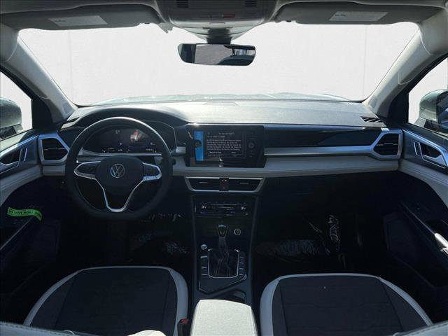 New 2025 Volkswagen Taos SE image 16