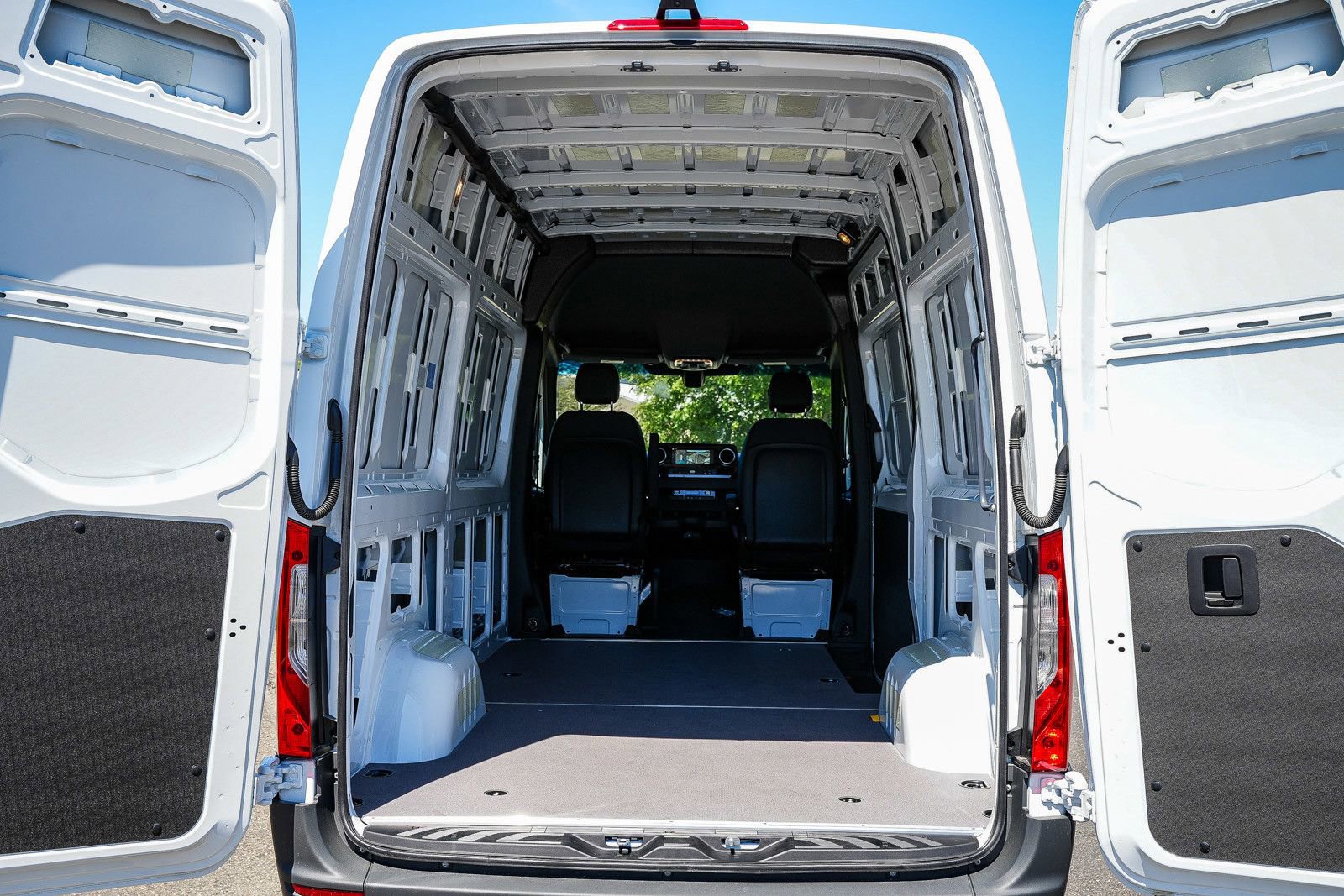 New 2026 Mercedes-Benz Sprinter 2500 image 24