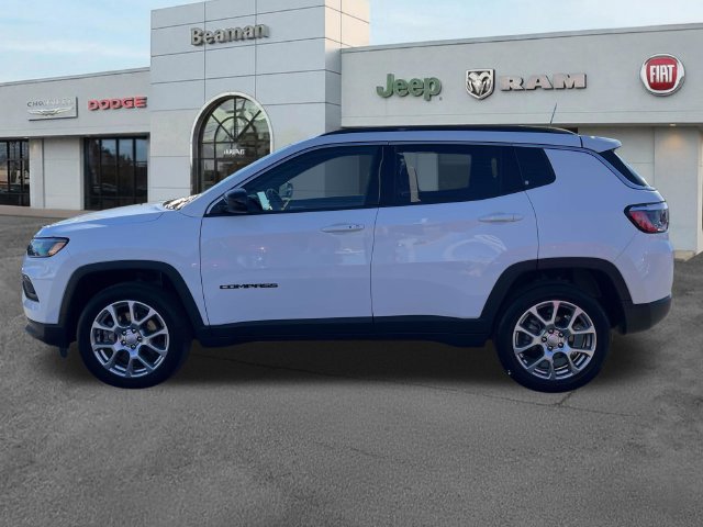 Used 2023 Jeep Compass Latitude AWD/4WD image 4