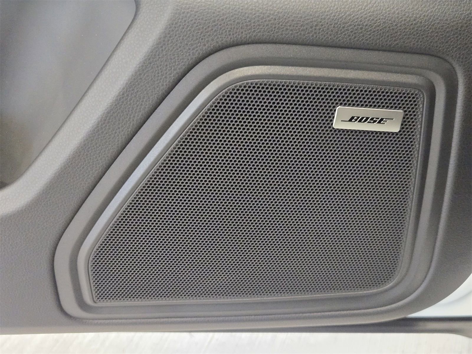 Used 2025 Porsche Macan Base image 16