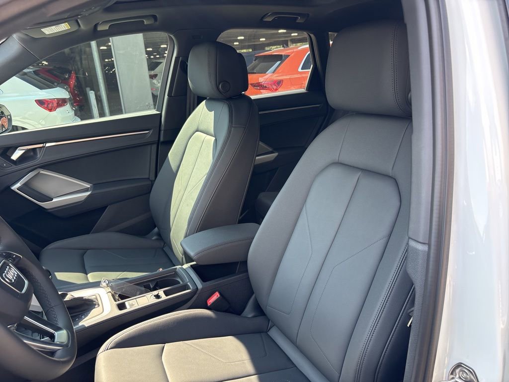 New 2025 Audi Q3 2.0T Premium image 13