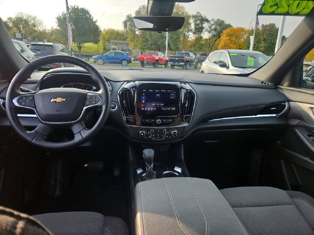 Used 2023 Chevrolet Traverse LT FWD image 13