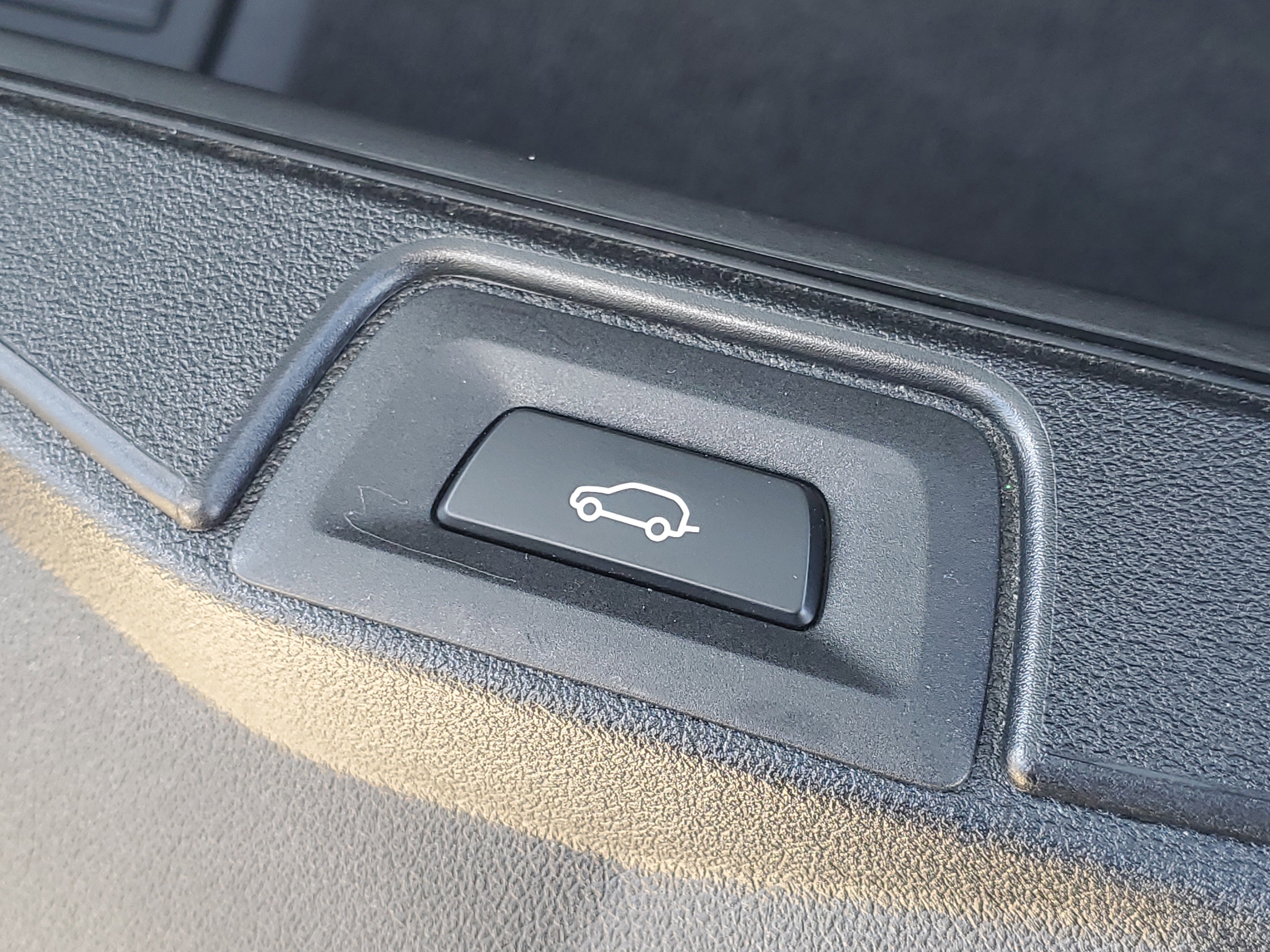 Used 2020 BMW X5 xDrive40i w/ M Sport Package image 27