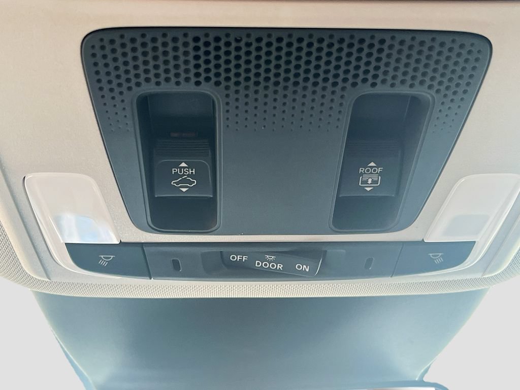 Used 2025 Honda Pilot Elite image 22