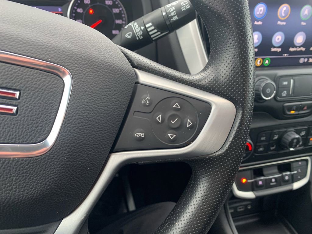 Used 2023 GMC Terrain SLE w/ Driver Convenience Package image 30